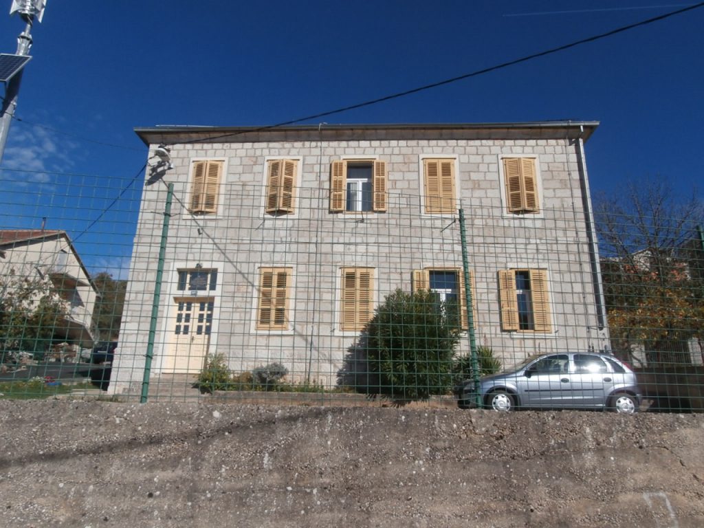 Škola u Gali
